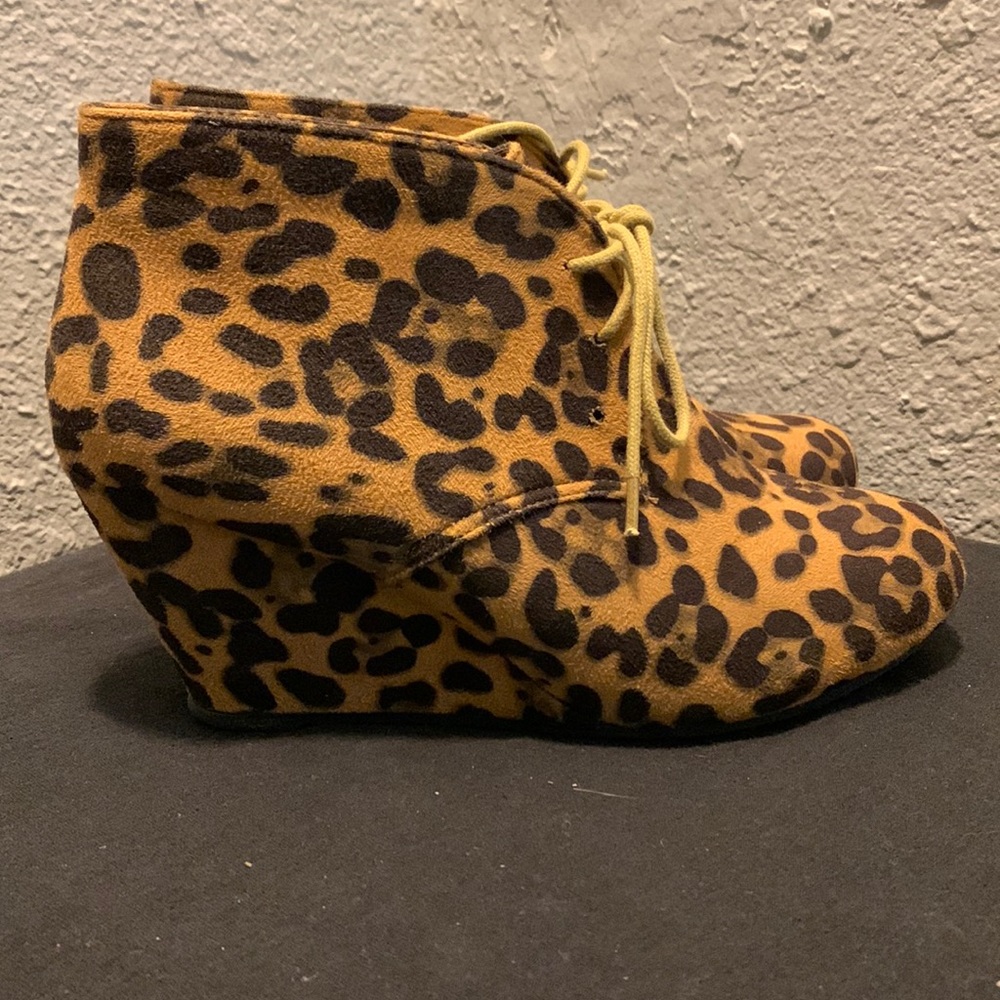 Bella Marie cheetah print booties
